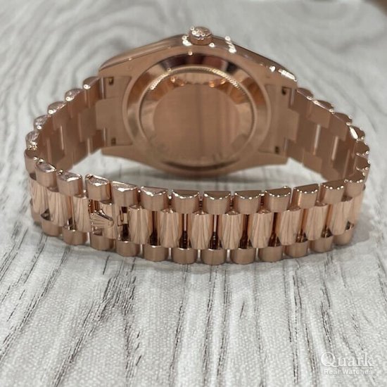 ロレックス デイデイトII Ref.218235